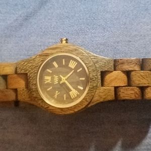 Wewood moon watch